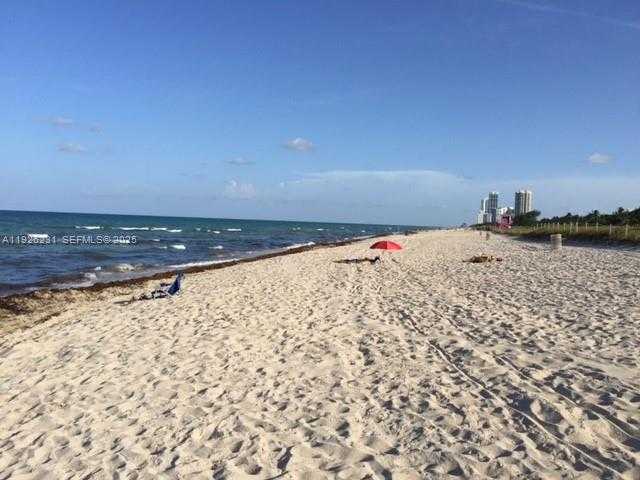 Small Image of 8340 CRESPI BLVD #19, Miami Beach Number 5