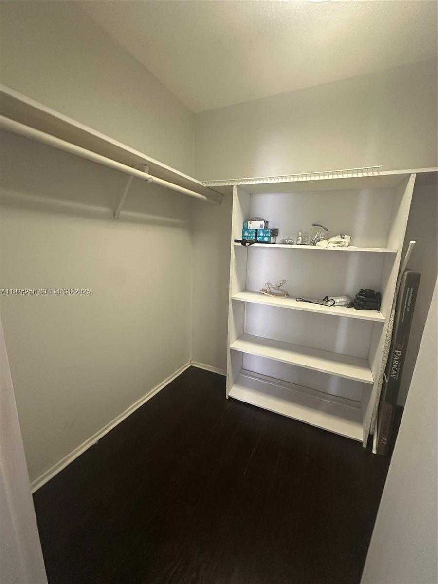 Small Image of 2030 SOUTH OCEAN DR #1705, Hallandale Beach Number 25