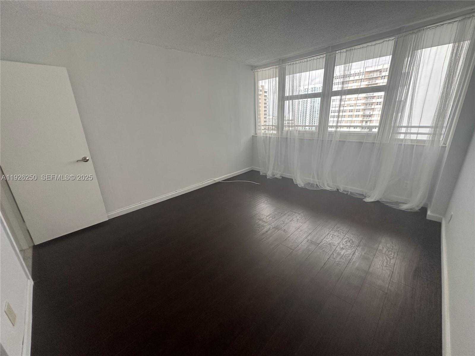 Small Image of 2030 SOUTH OCEAN DR #1705, Hallandale Beach Number 28