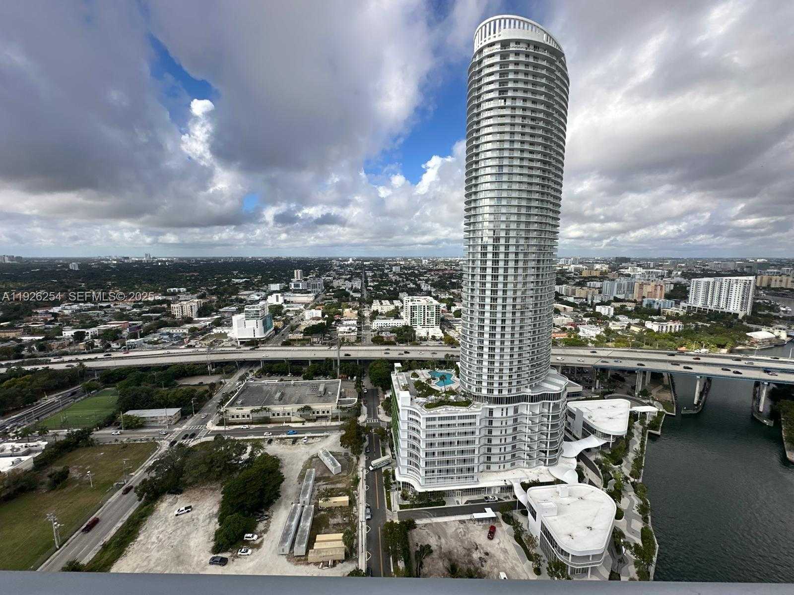 Small Image of 185 SOUTH WEST 7TH ST #3400, Miami Number 9