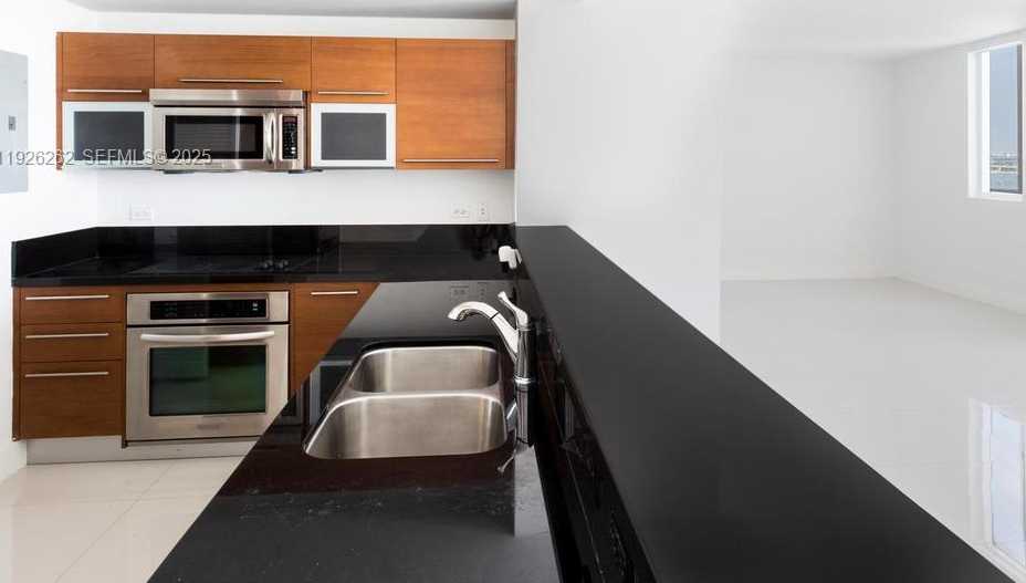 Small Image of 244 BISCAYNE BLVD #1802, Miami Number 5