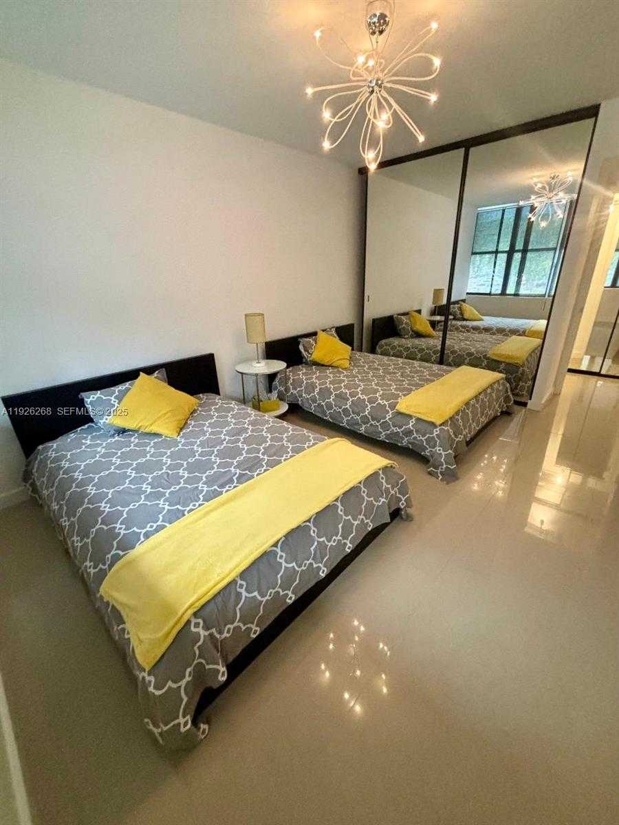 Small Image of 7441 WAYNE AVE #1R, Miami Beach Number 16