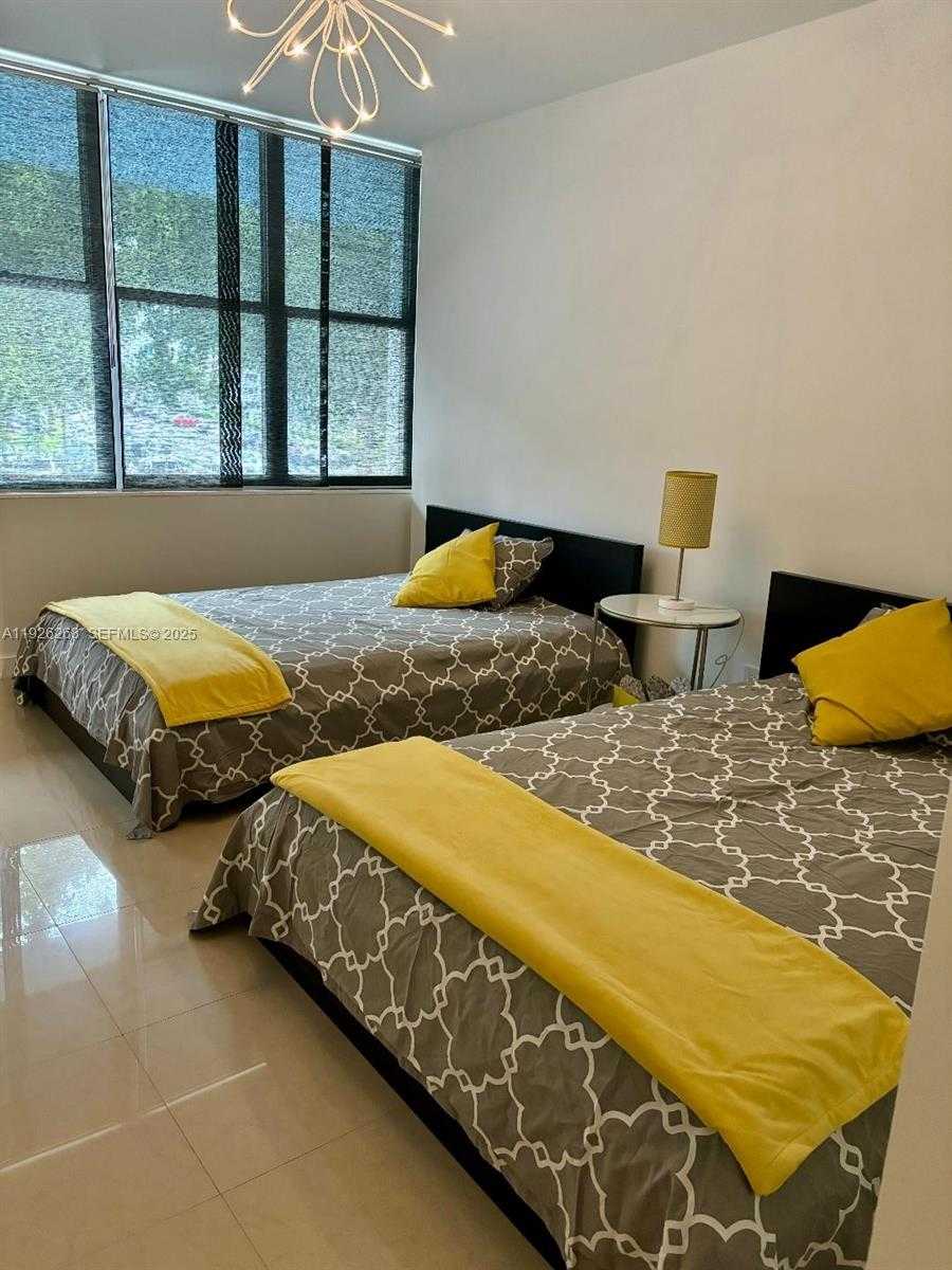 Small Image of 7441 WAYNE AVE #1R, Miami Beach Number 31