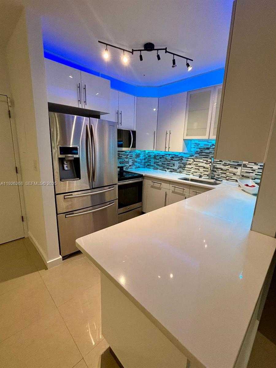 Small Image of 7441 WAYNE AVE #1R, Miami Beach Number 6