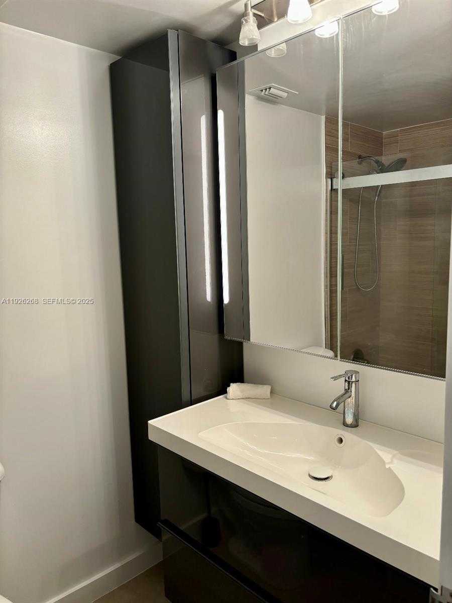 Small Image of 7441 WAYNE AVE #1R, Miami Beach Number 9