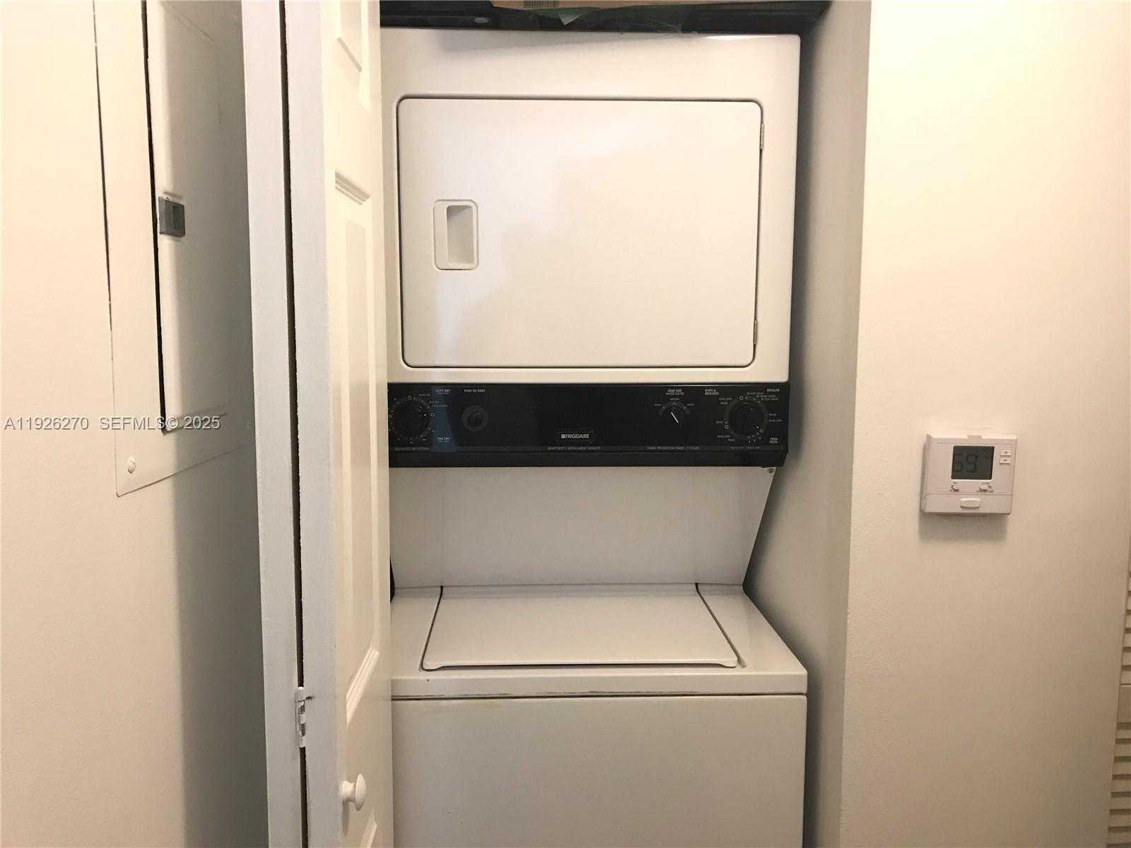 Small Image of 185 SOUTH EAST 14 TE #802, Miami Number 16