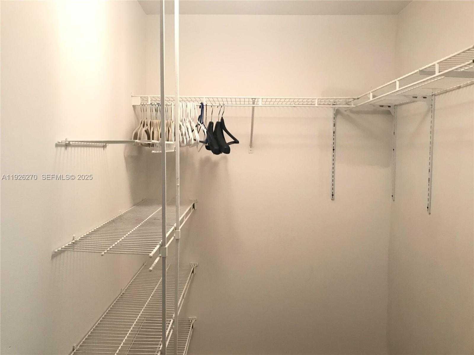 Small Image of 185 SOUTH EAST 14 TE #802, Miami Number 17