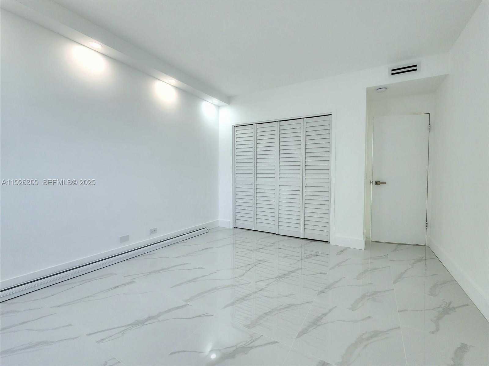 Imagen de Pequeño Objeto