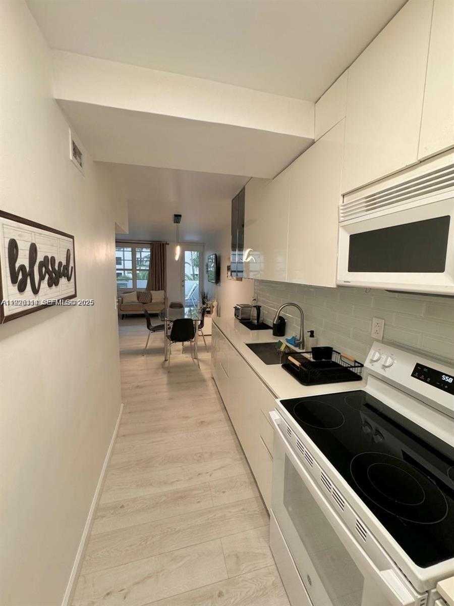 Small Image of 100 LINCOLN RD #430, Miami Beach Number 8