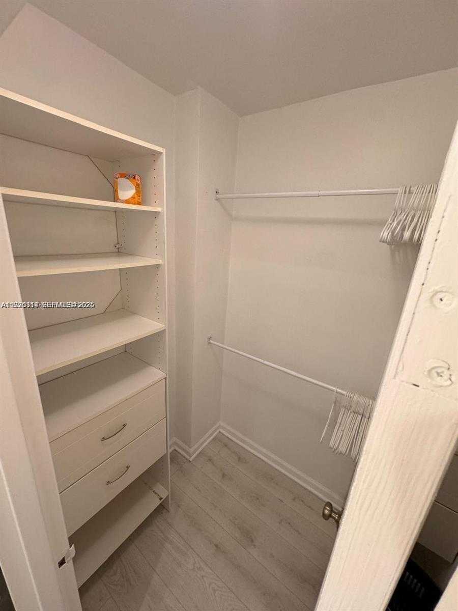 Small Image of 100 LINCOLN RD #430, Miami Beach Number 9