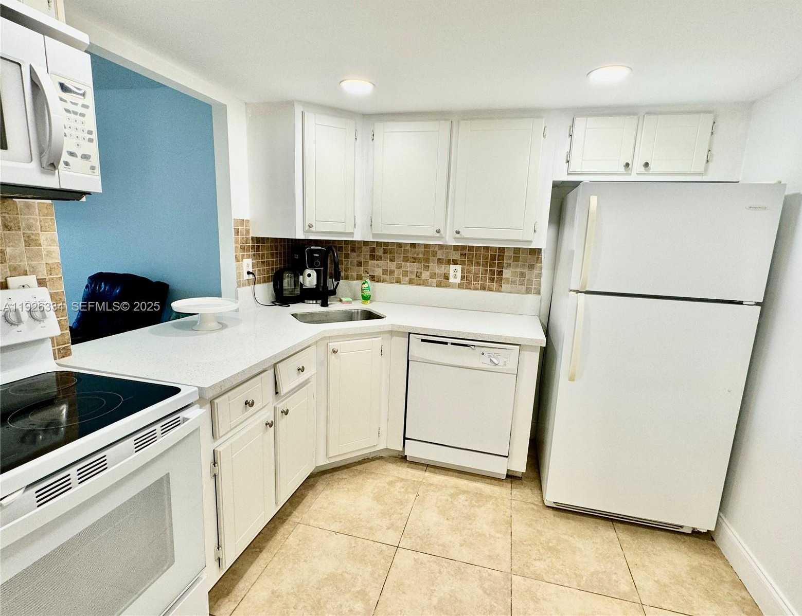 Small Image of 801 THREE ISLANDS BLVD #417, Hallandale Beach Number 1