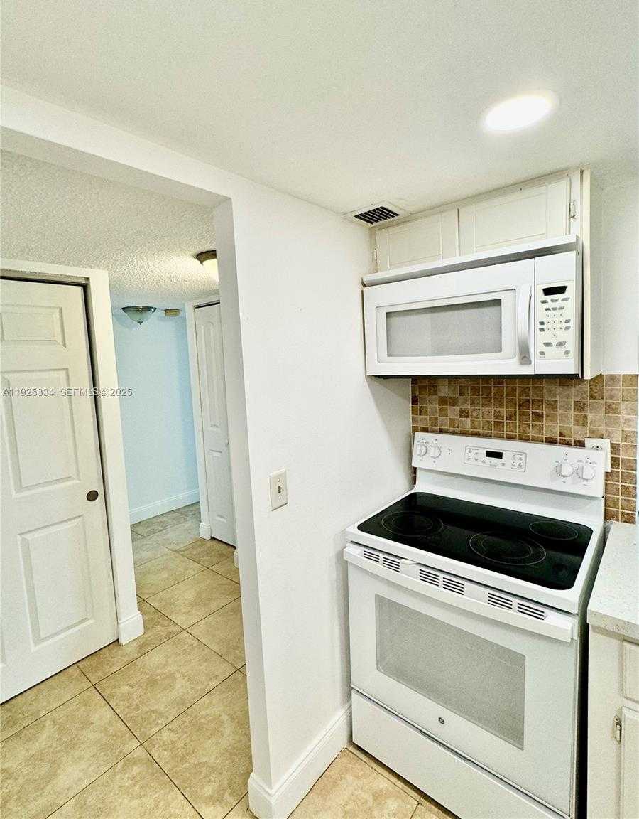 Small Image of 801 THREE ISLANDS BLVD #417, Hallandale Beach Number 7