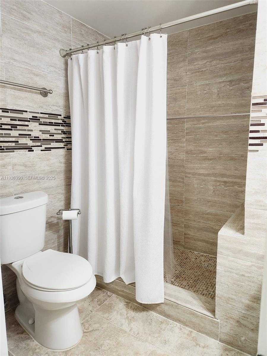 Small Image of 19655 EAST COUNTRY CLUB DR #6107, Aventura Number 17