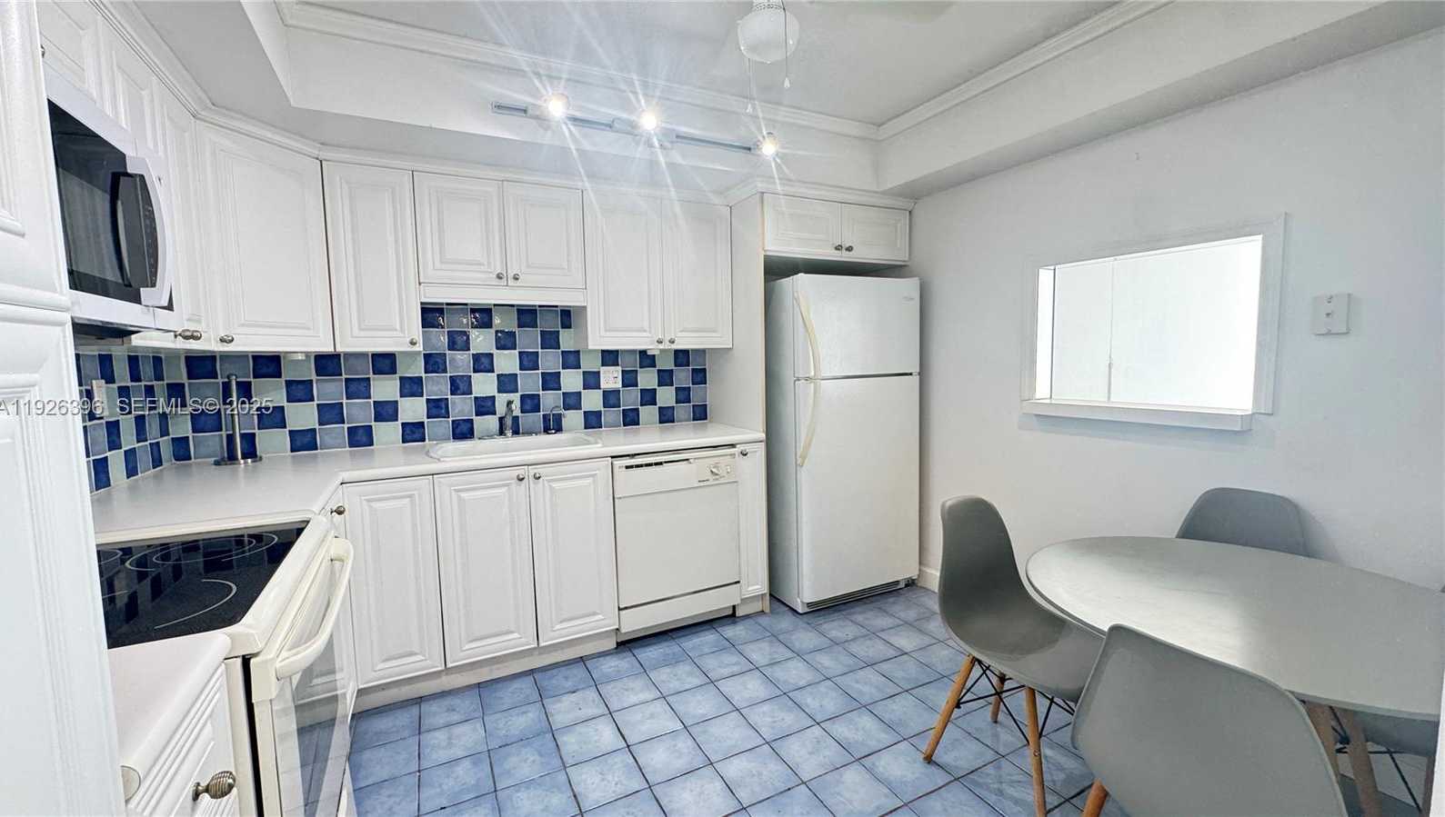 Small Image of 18061 BISCAYNE BLVD #1203, Aventura Number 11