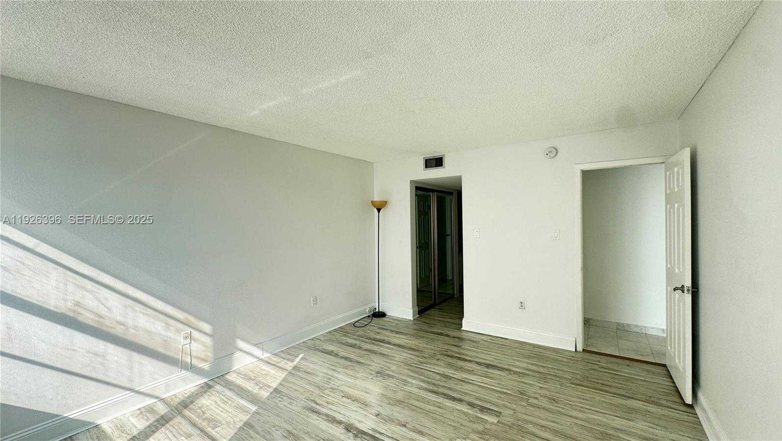 Small Image of 18061 BISCAYNE BLVD #1203, Aventura Number 13