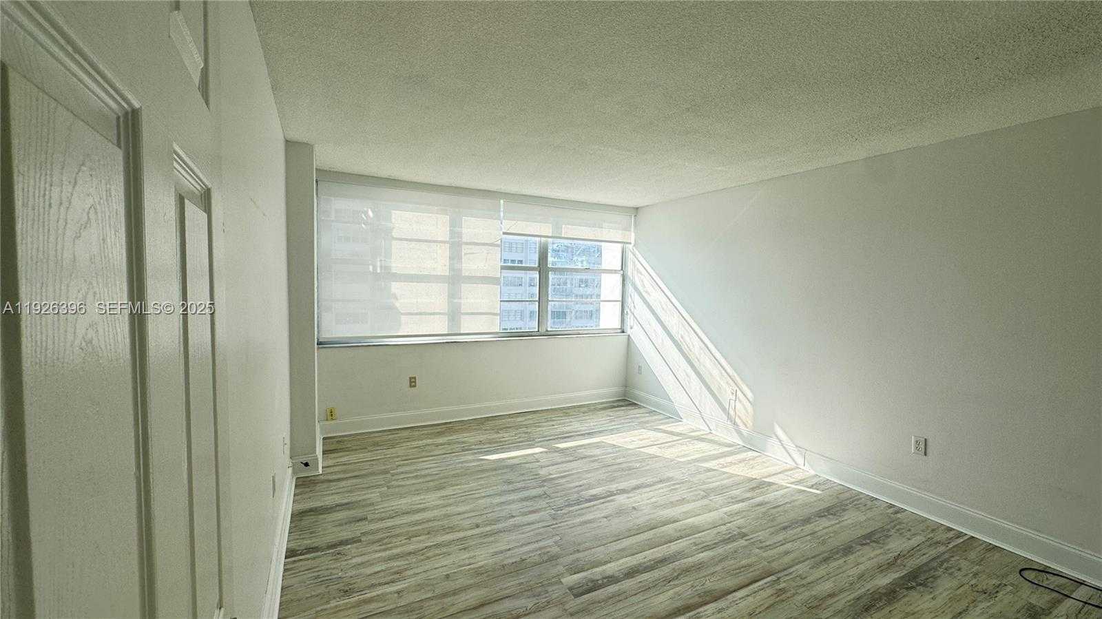 Small Image of 18061 BISCAYNE BLVD #1203, Aventura Number 14