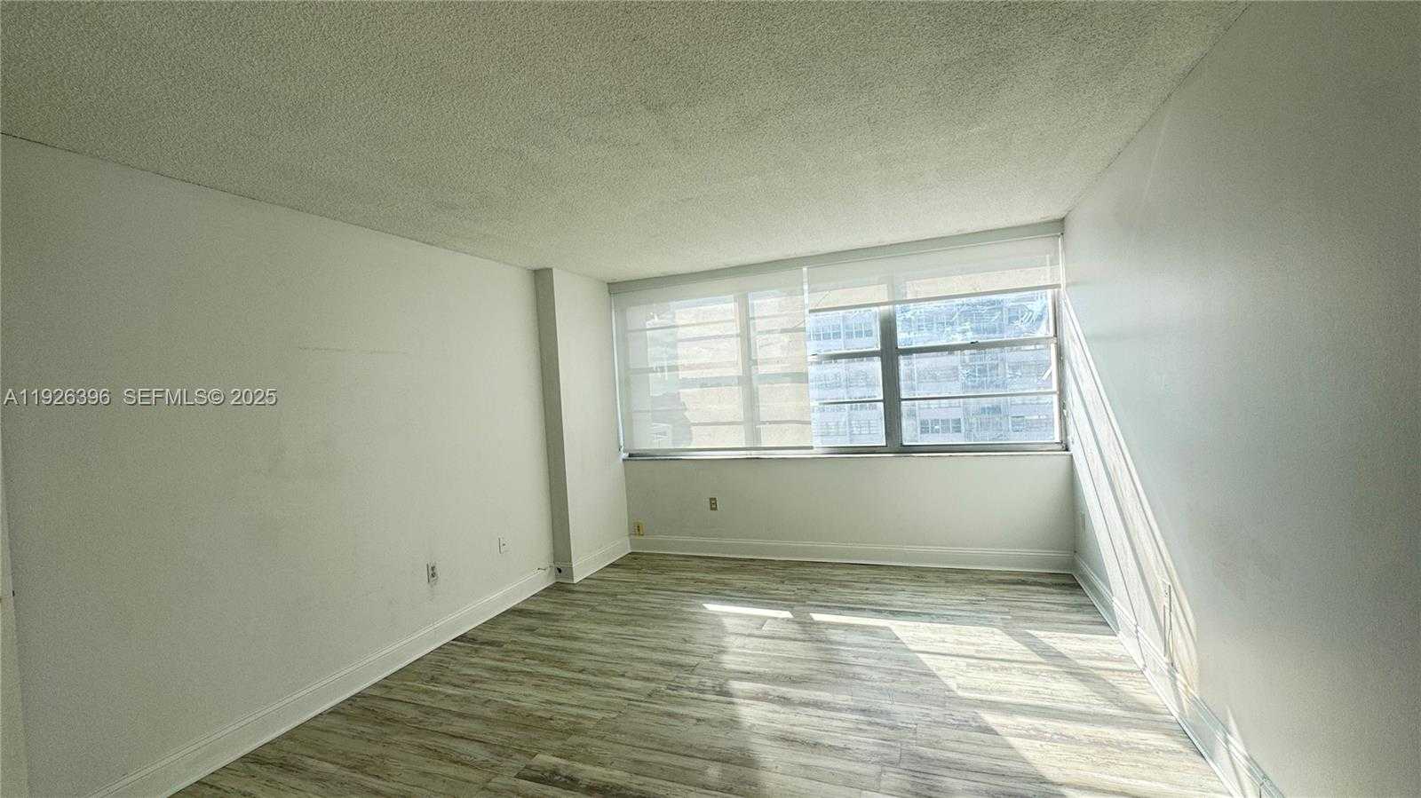 Small Image of 18061 BISCAYNE BLVD #1203, Aventura Number 15