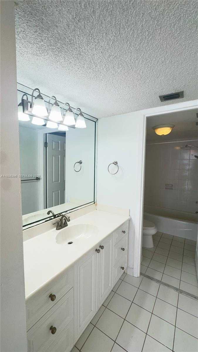 Small Image of 18061 BISCAYNE BLVD #1203, Aventura Number 21