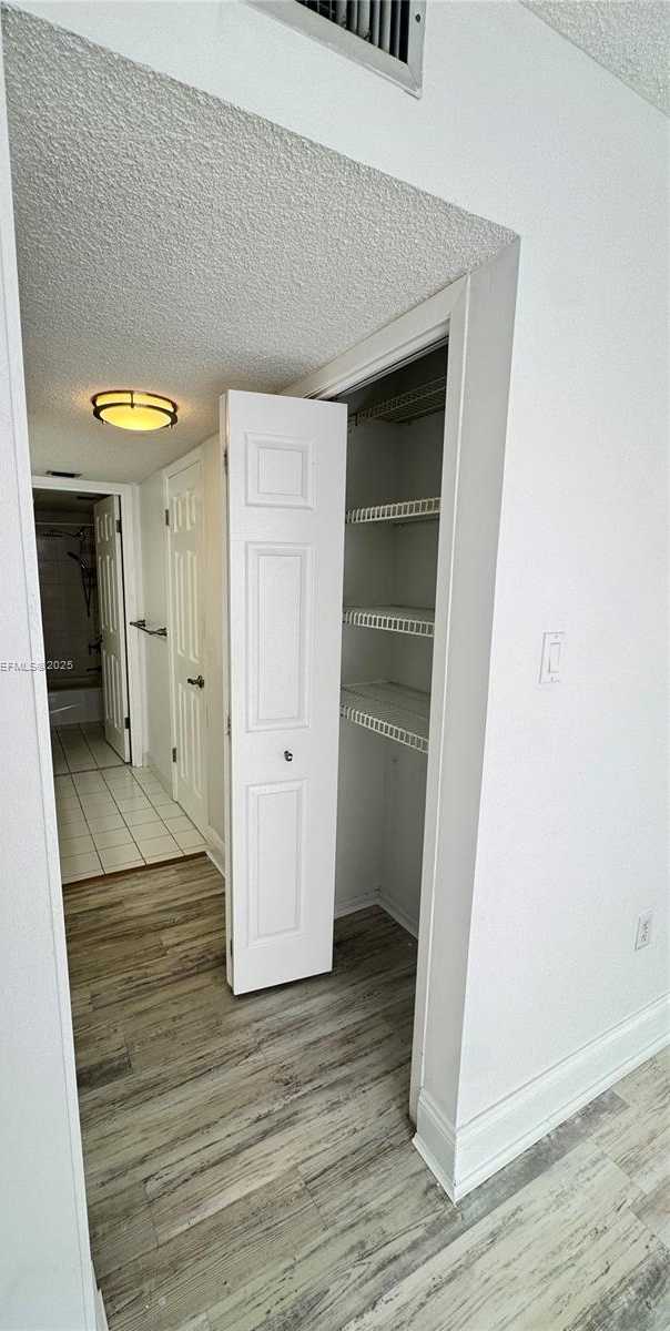 Small Image of 18061 BISCAYNE BLVD #1203, Aventura Number 22