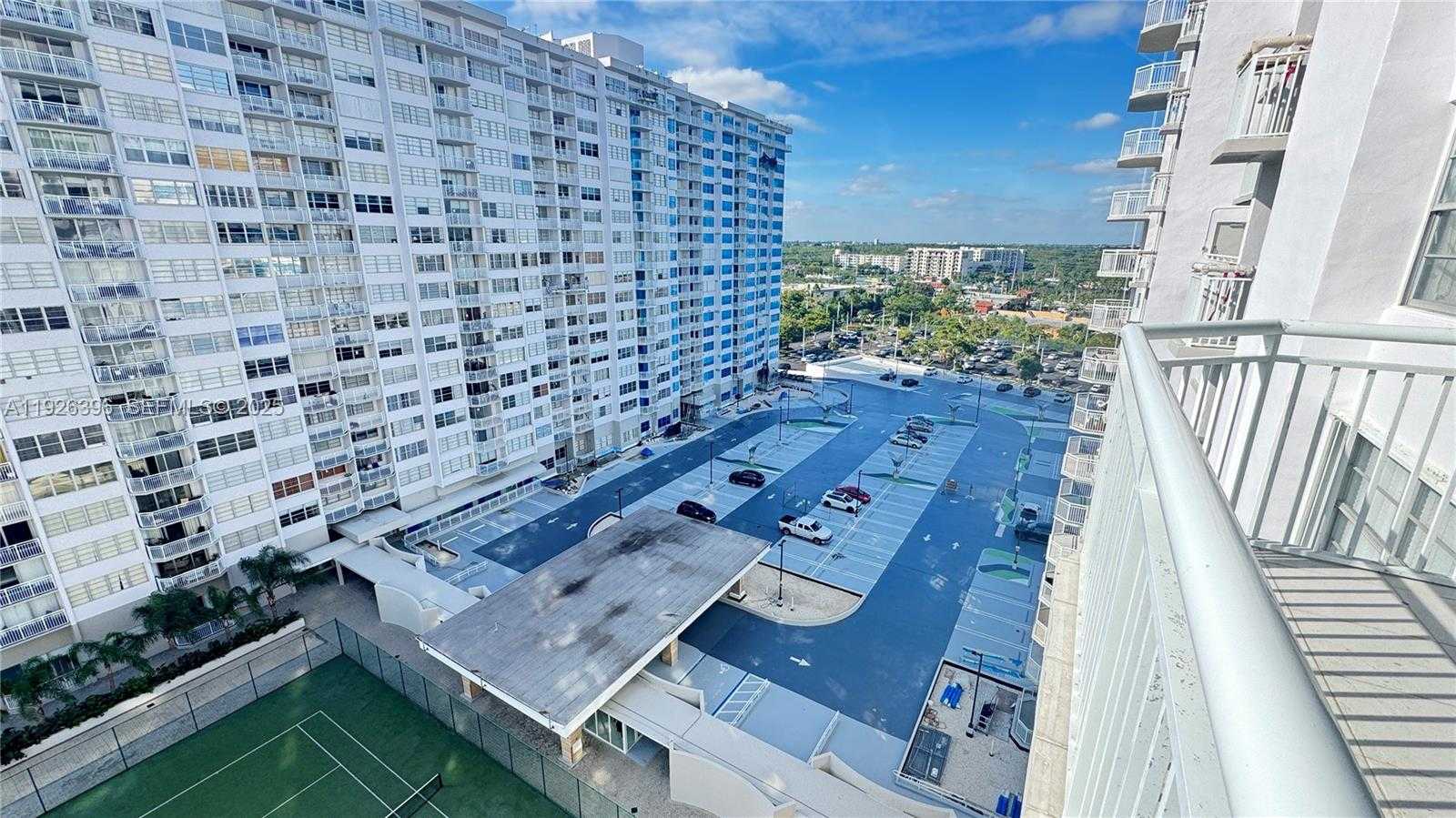Small Image of 18061 BISCAYNE BLVD #1203, Aventura Number 24