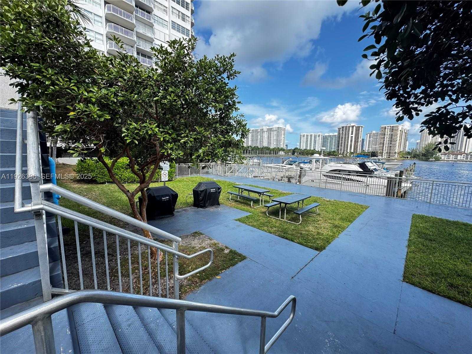 Small Image of 18061 BISCAYNE BLVD #1203, Aventura Number 34