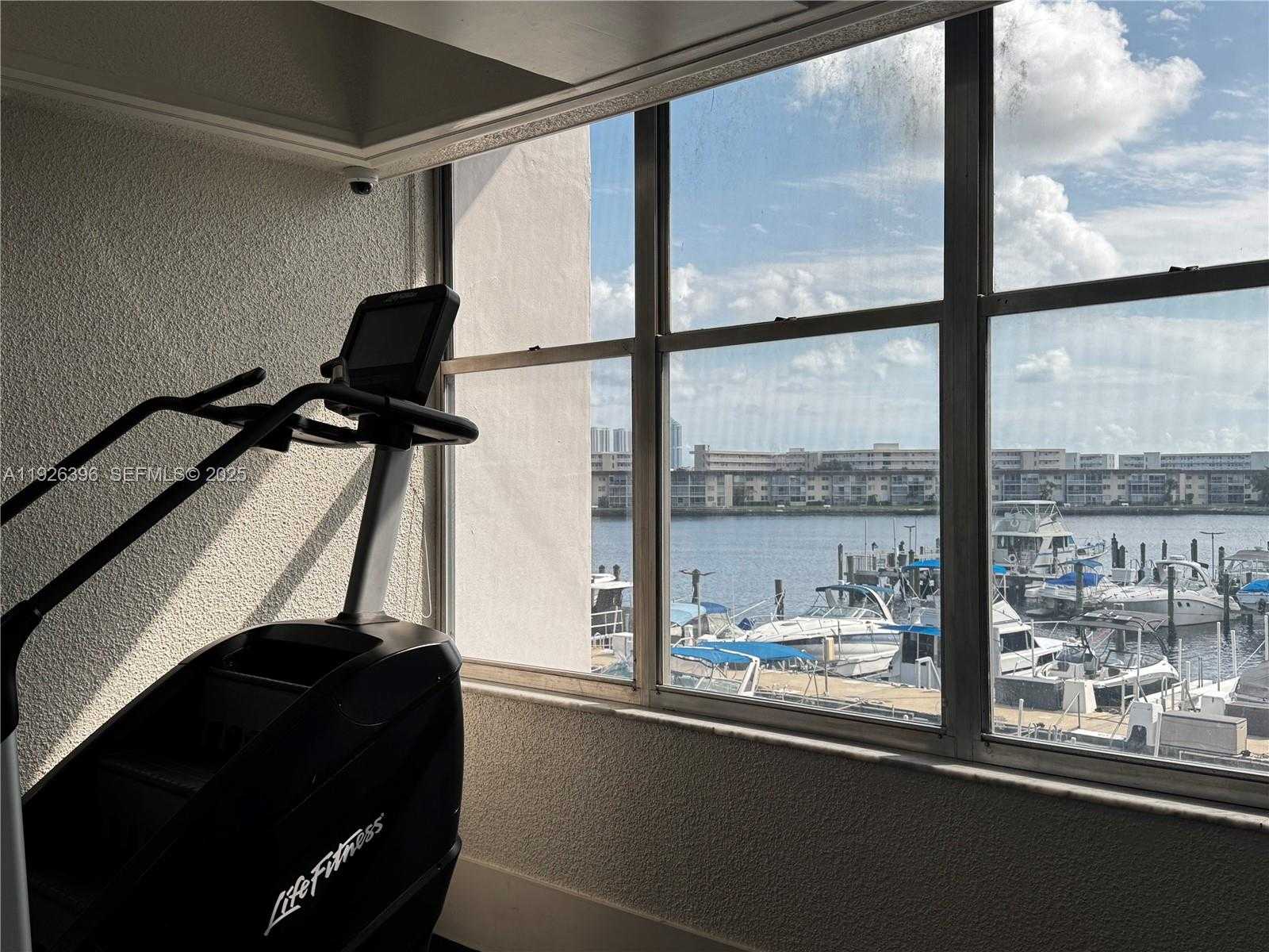 Small Image of 18061 BISCAYNE BLVD #1203, Aventura Number 37