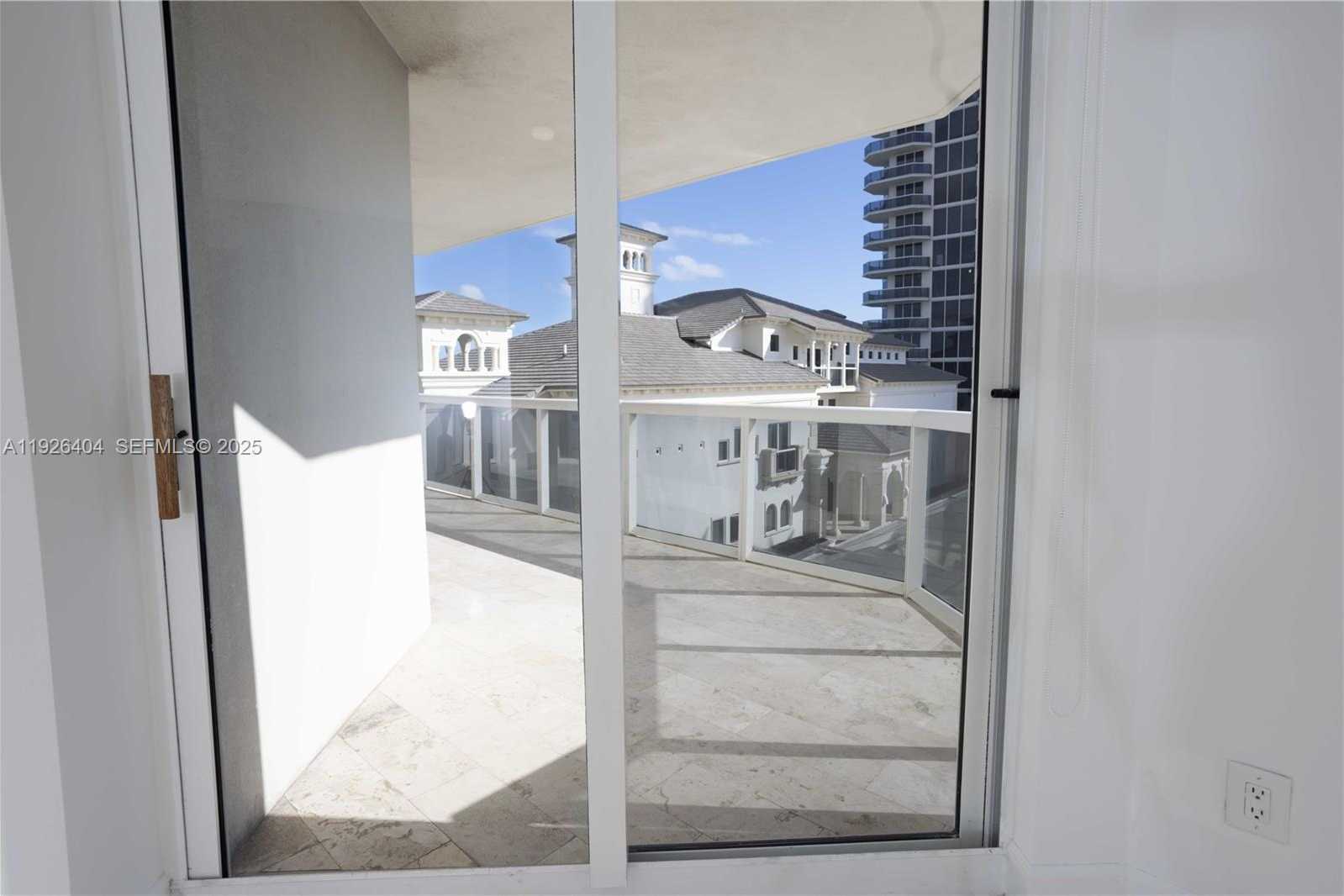 Small Image of 4779 COLLINS AVE #504, Miami Beach Number 1