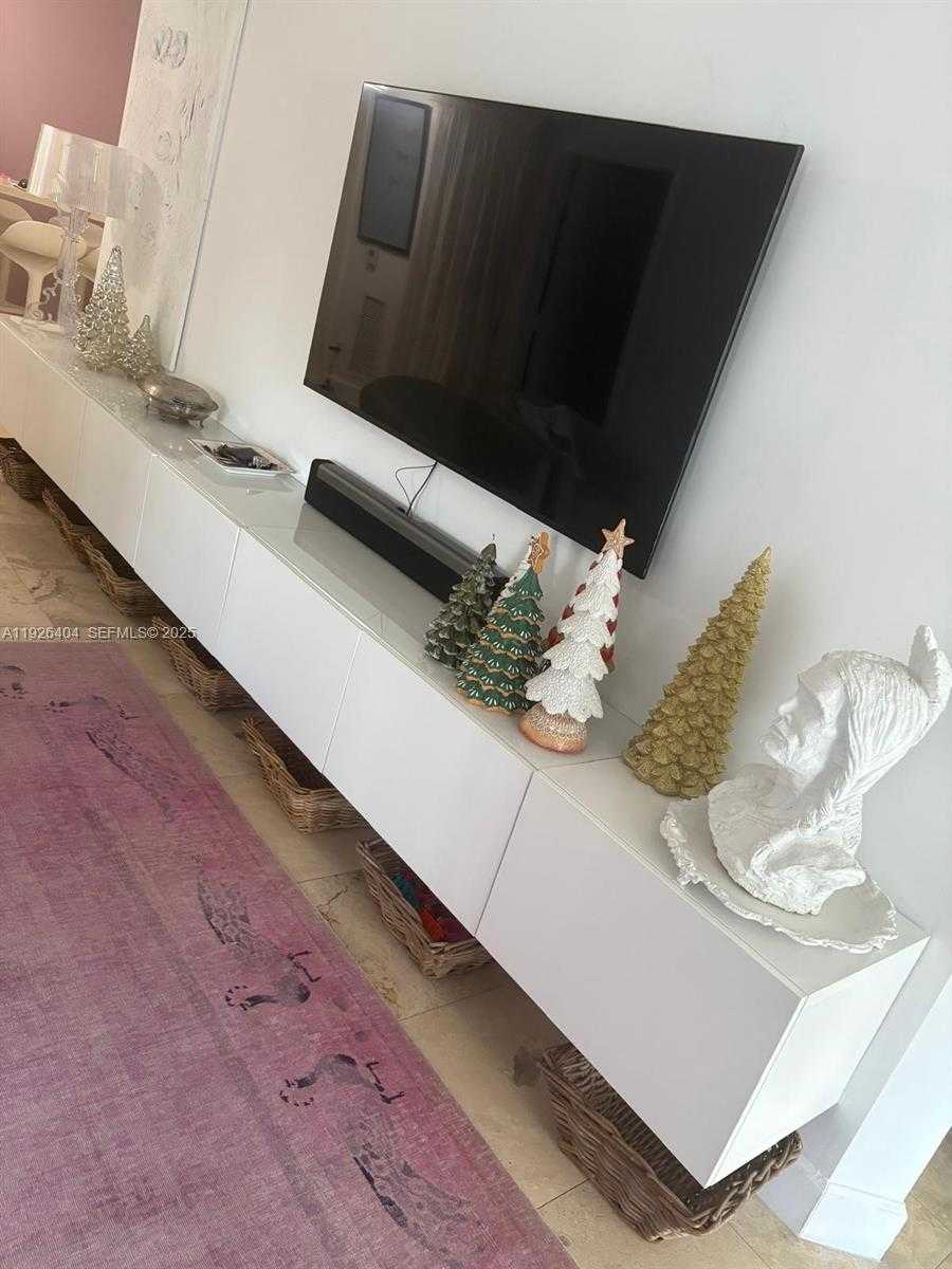 Small Image of 4779 COLLINS AVE #504, Miami Beach Number 19