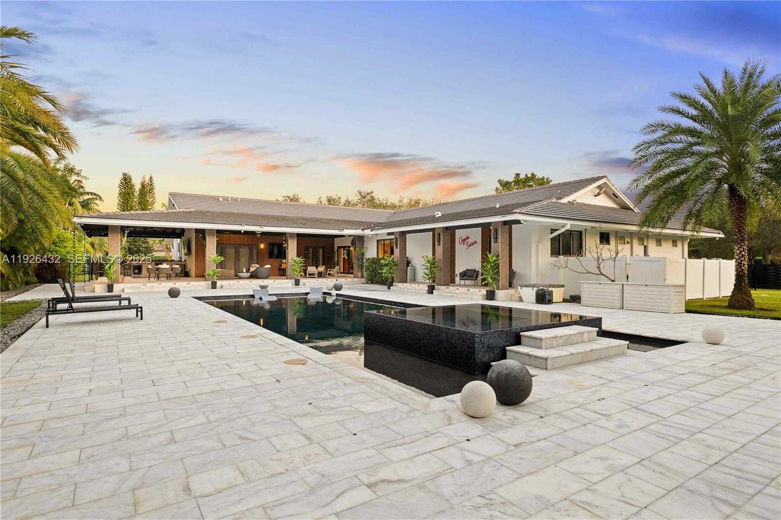 Small Image of 9040 SOUTH WEST 110TH AVE, Miami Number 57