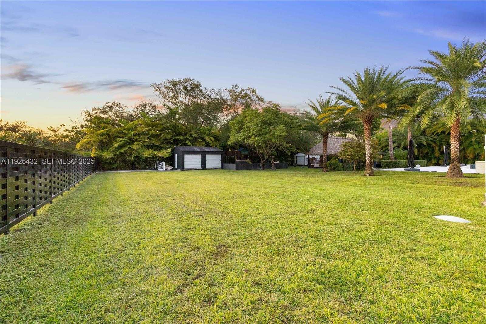 Small Image of 9040 SOUTH WEST 110TH AVE, Miami Number 62