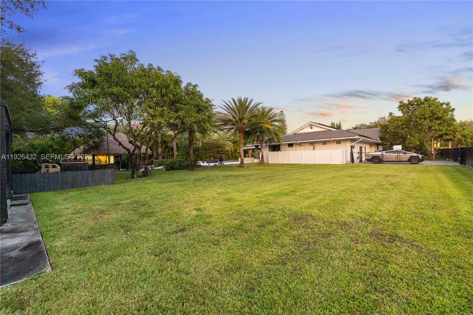 Small Image of 9040 SOUTH WEST 110TH AVE, Miami Number 63