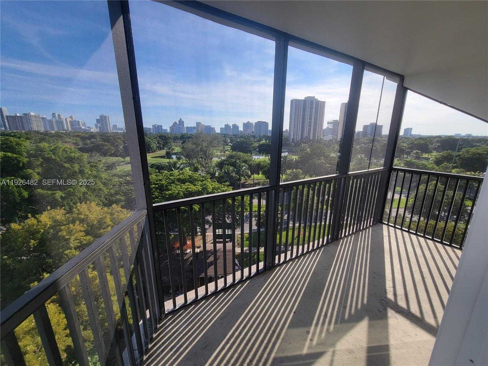 Small Image of 3301 NORTH COUNTRY CLUB DR #811, Aventura Number 17