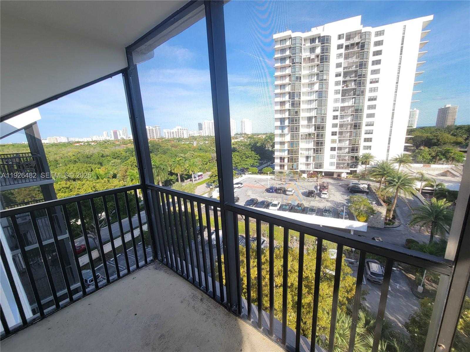 Small Image of 3301 NORTH COUNTRY CLUB DR #811, Aventura Number 19