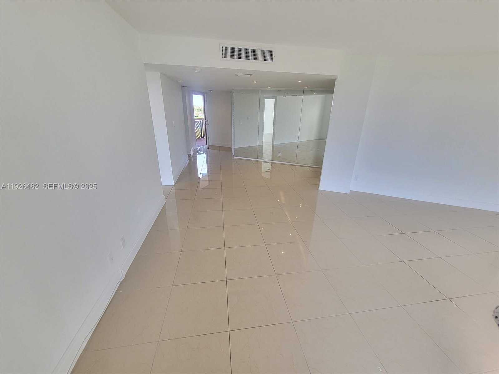 Small Image of 3301 NORTH COUNTRY CLUB DR #811, Aventura Number 21