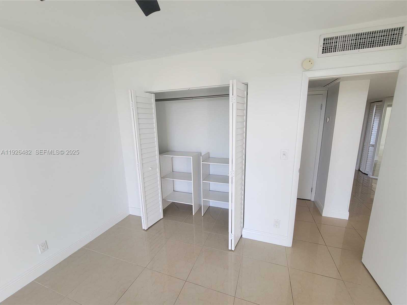 Small Image of 3301 NORTH COUNTRY CLUB DR #811, Aventura Number 22