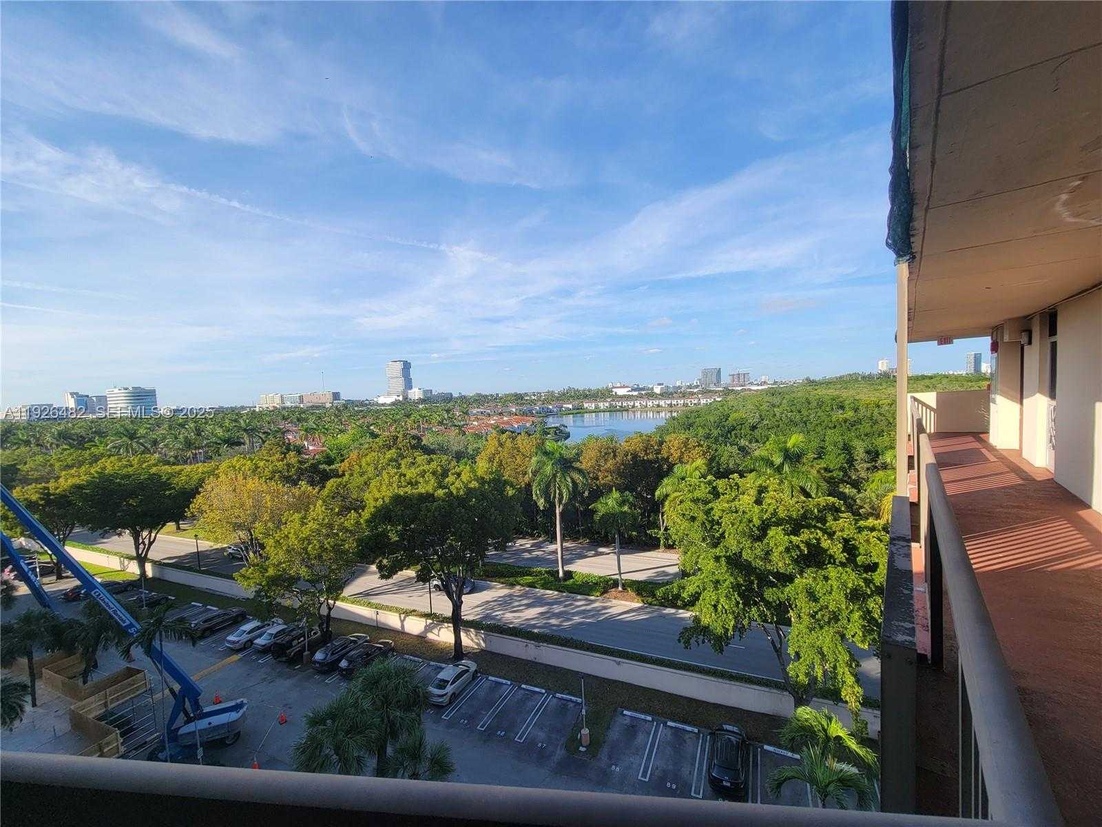 Small Image of 3301 NORTH COUNTRY CLUB DR #811, Aventura Number 23