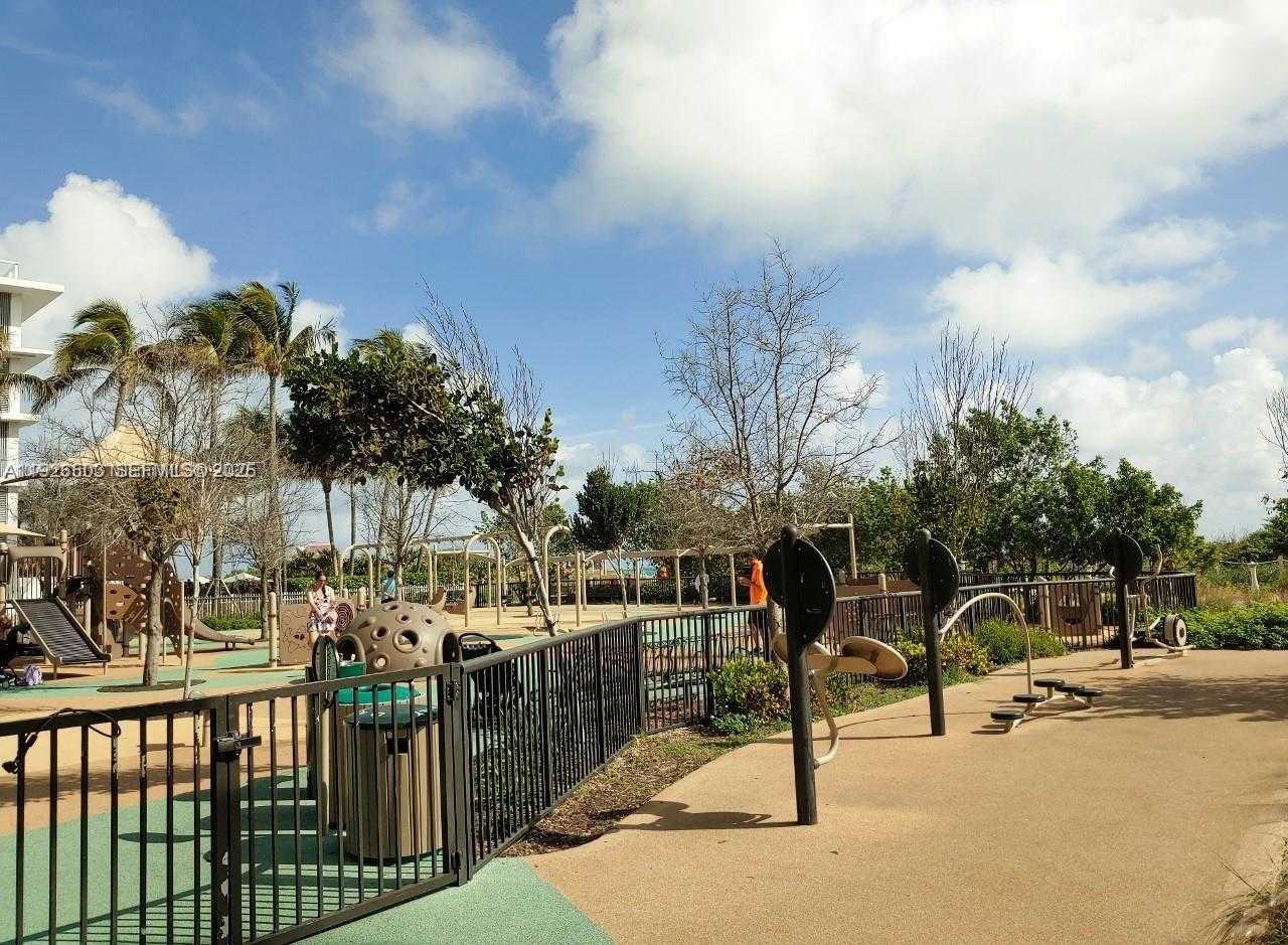 Small Image of 6422 COLLINS AVE #1802, Miami Beach Number 19