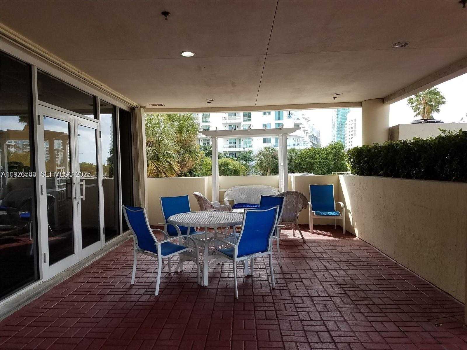 Small Image of 6422 COLLINS AVE #1802, Miami Beach Number 3