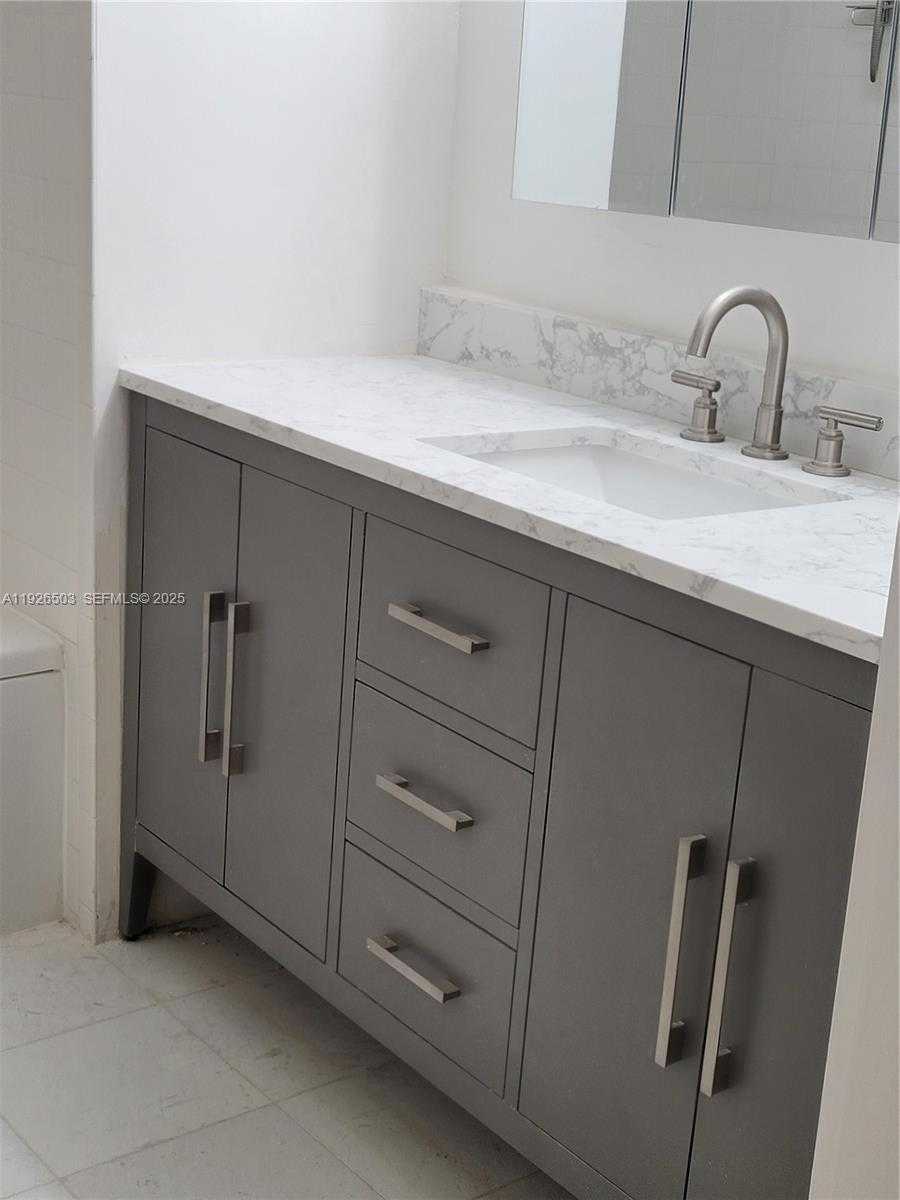 Small Image of 6422 COLLINS AVE #1802, Miami Beach Number 48