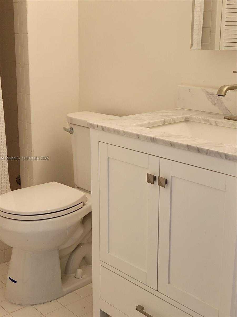 Small Image of 6422 COLLINS AVE #1802, Miami Beach Number 49