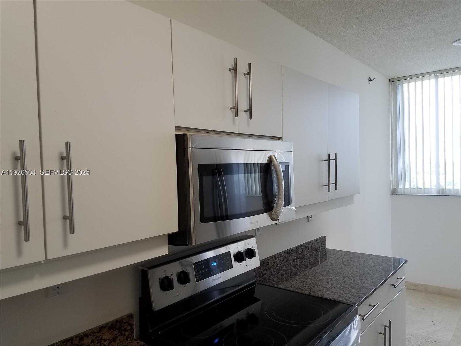 Small Image of 6422 COLLINS AVE #1802, Miami Beach Number 7