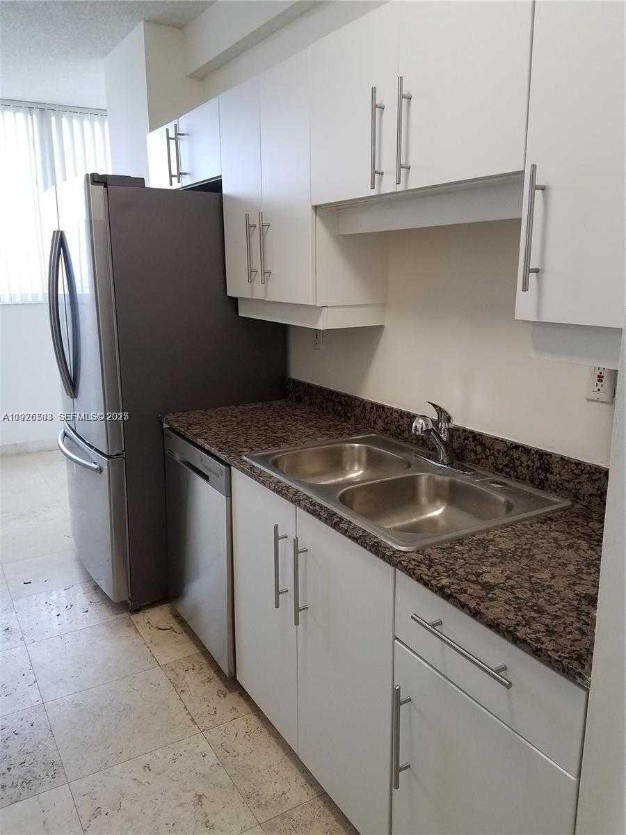 Small Image of 6422 COLLINS AVE #1802, Miami Beach Number 8