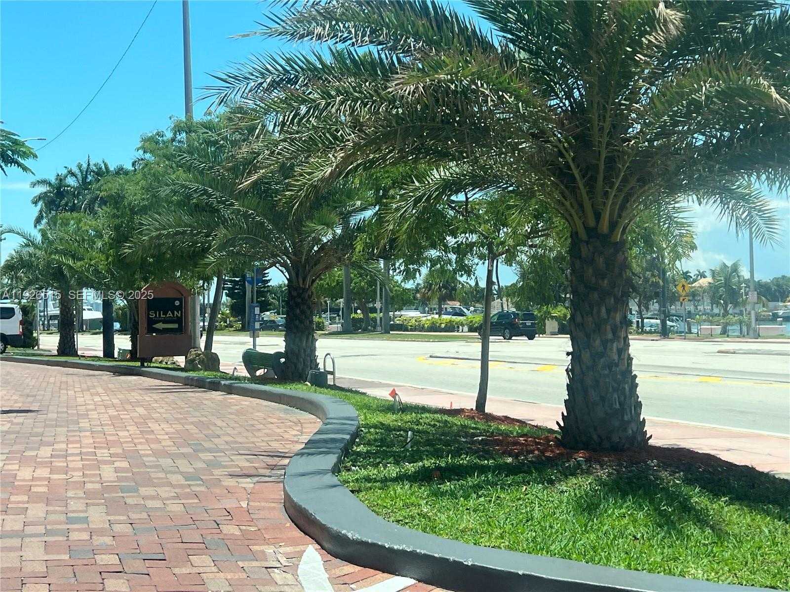 Small Image of 5225 COLLINS AVE #914, Miami Beach Number 20