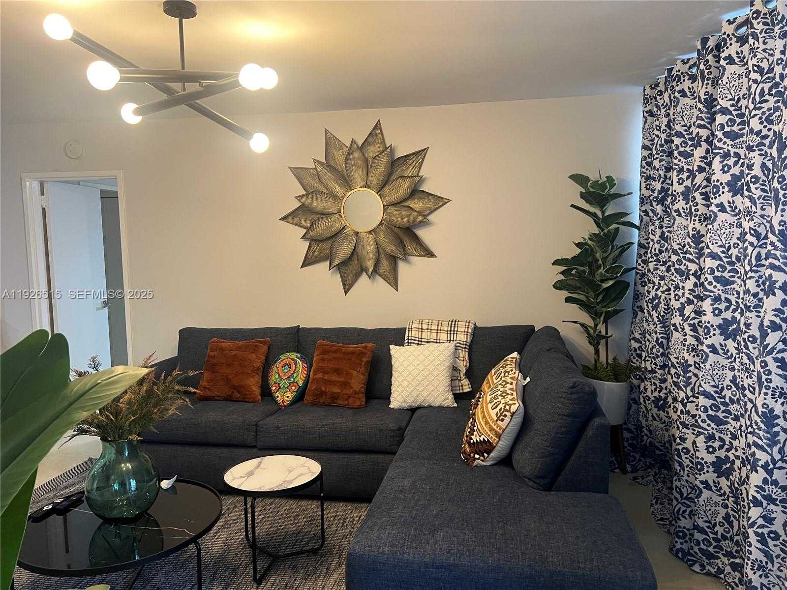 Small Image of 5225 COLLINS AVE #914, Miami Beach Number 4