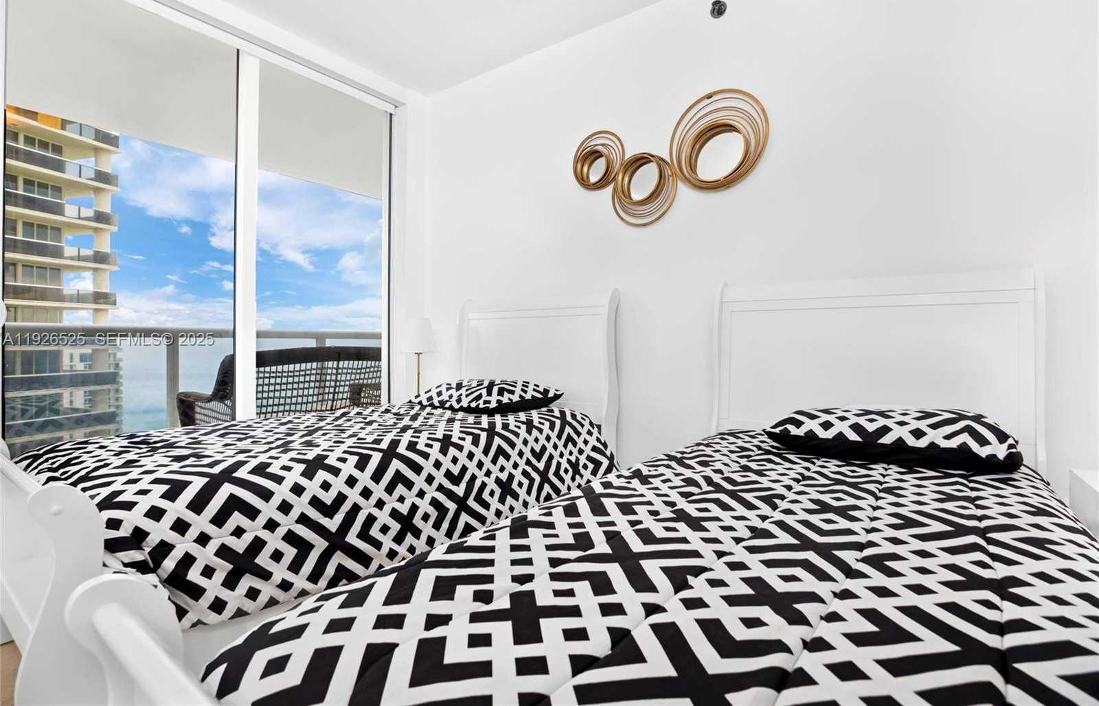 Small Image of 1830 SOUTH OCEAN DR #2808, Hallandale Beach Number 7