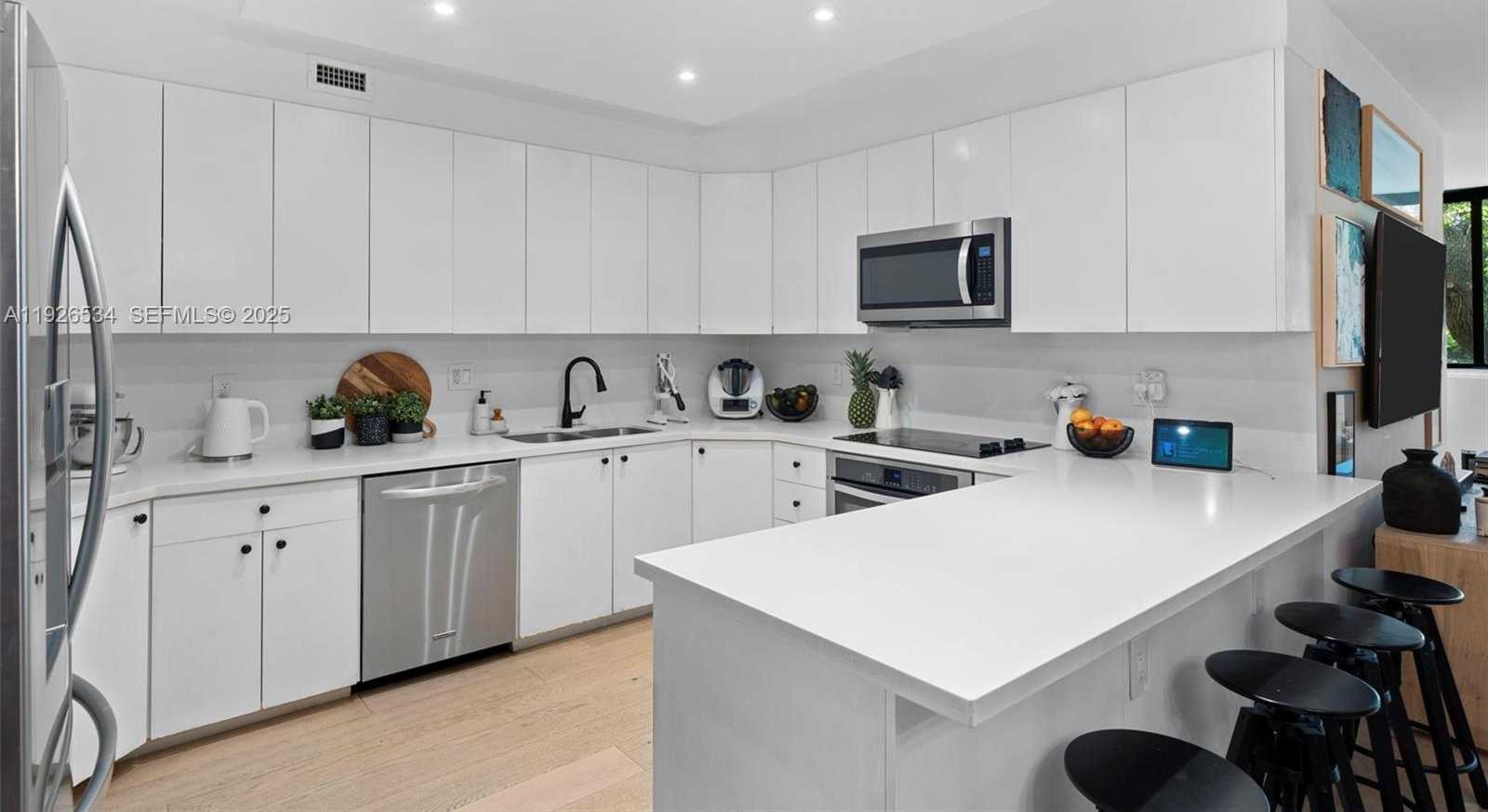 Small Image of 141 CRANDON BLVD #237, Key Biscayne Number 6