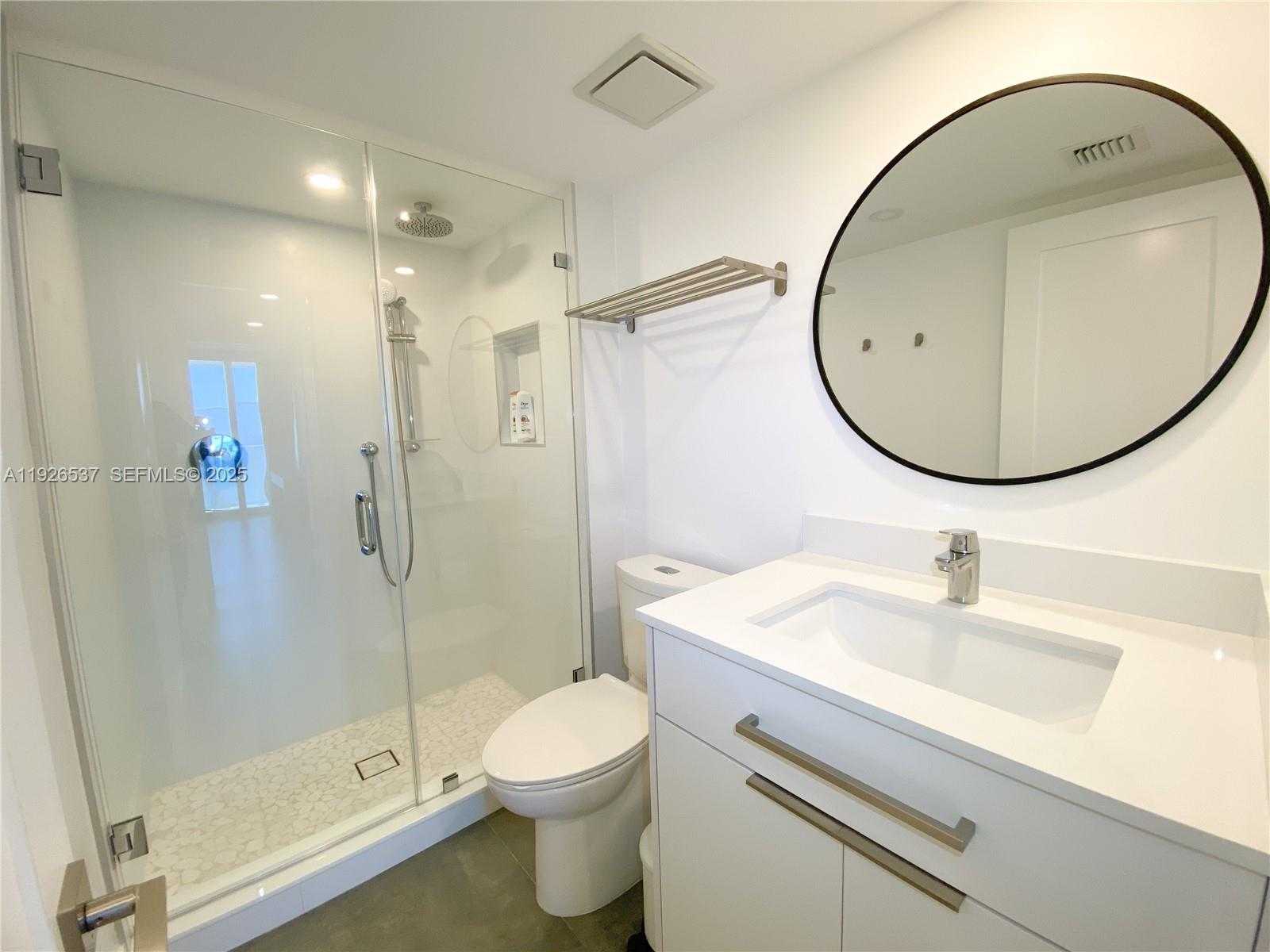 Small Image of 100 BAYVIEW DR #1506, Sunny Isles Beach Number 12