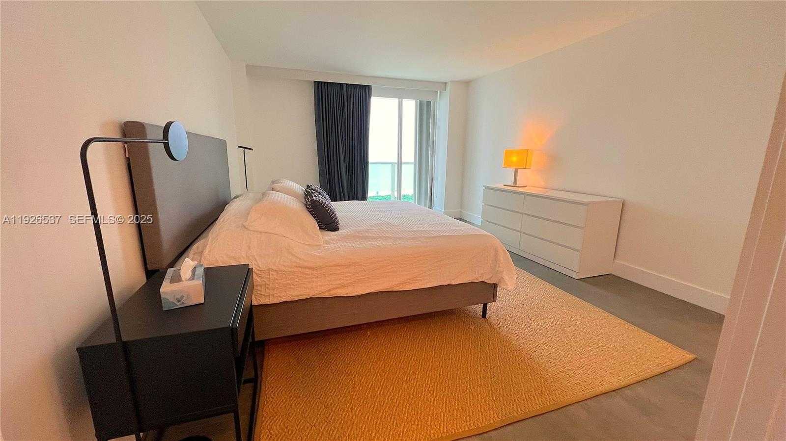 Small Image of 100 BAYVIEW DR #1506, Sunny Isles Beach Number 16