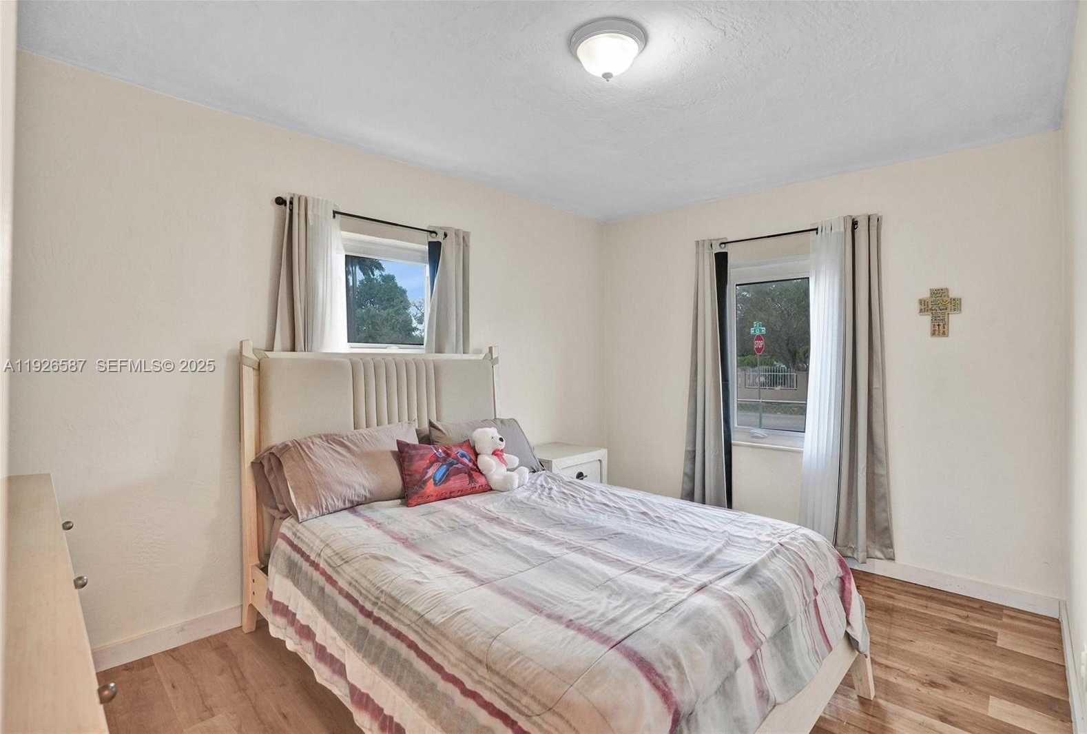 Small Image of 1300 NORTH WEST 87TH ST, Miami Number 13