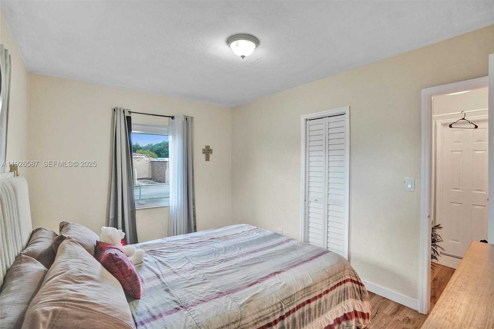 Small Image of 1300 NORTH WEST 87TH ST, Miami Number 15